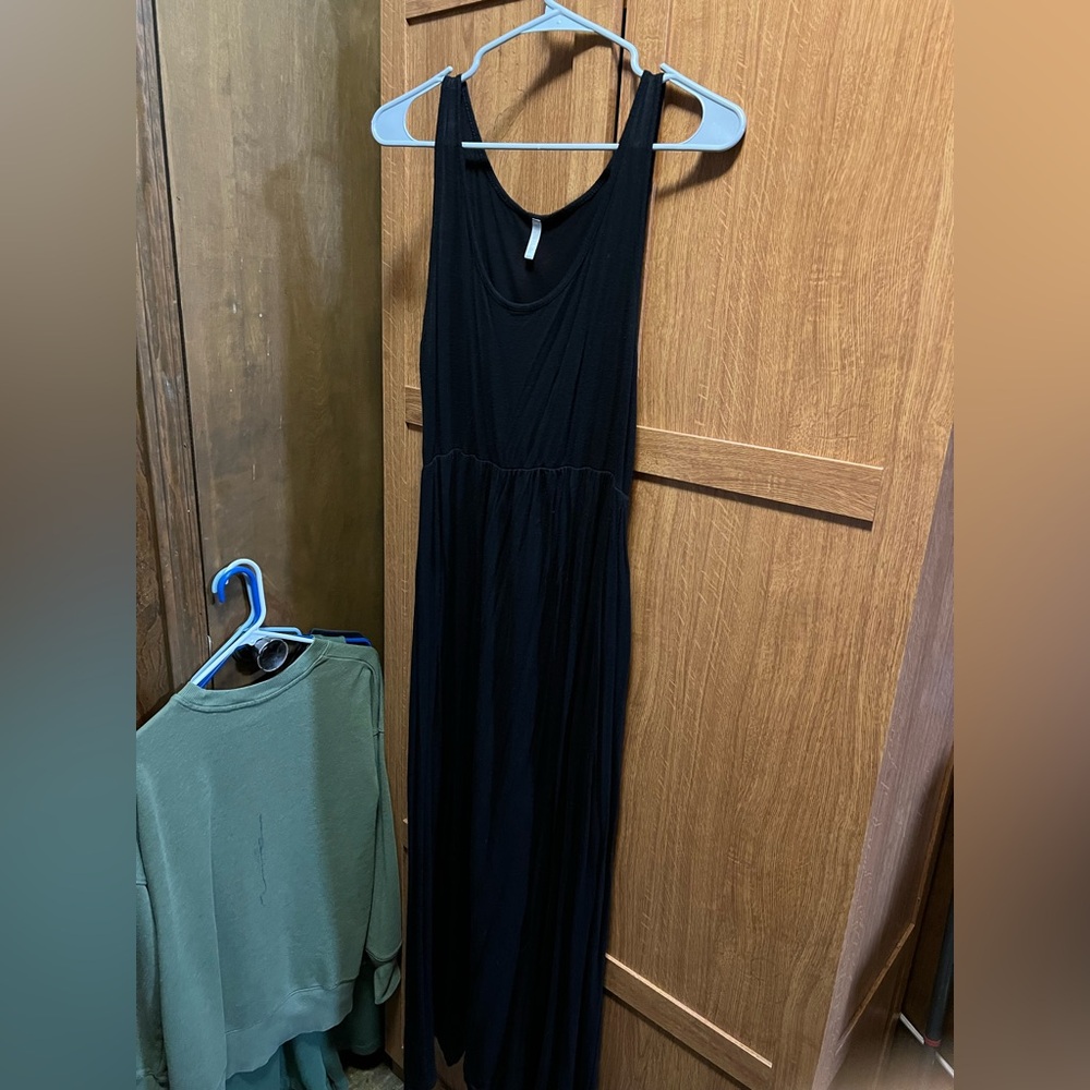 Elegant Black Sleeveless Dress